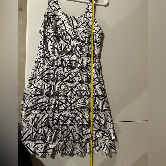 Women’s Dress Size Small - Picture 9 of 9